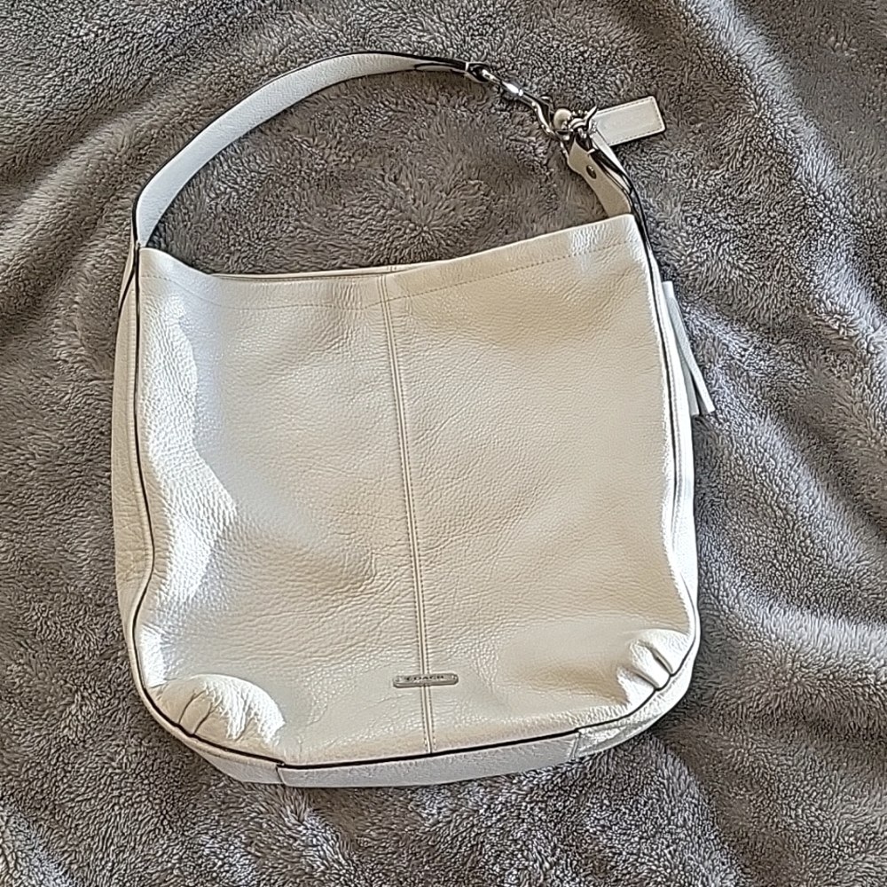 COACH AVERY STYLE F23309 STONE/CREAM PEBBLE SOFT LEATHER HOBO